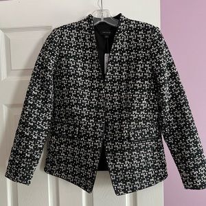NWT Ann Taylor Size 2 Single-Button Blazer in Black and White